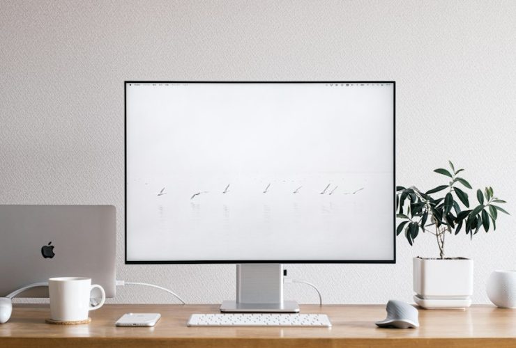How Automation Is Replacing Repetitive Office Work (And What It Means for You) — Photo by Sora Sagano on Unsplash